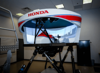 رانندگی در خیابان نشویل در شبیه ساز حماسی IndyCar هوندا Honda Simulator