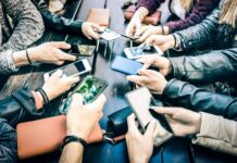 میزان استفاده مردم از موبایل حدود 4.8 ساعت در روز